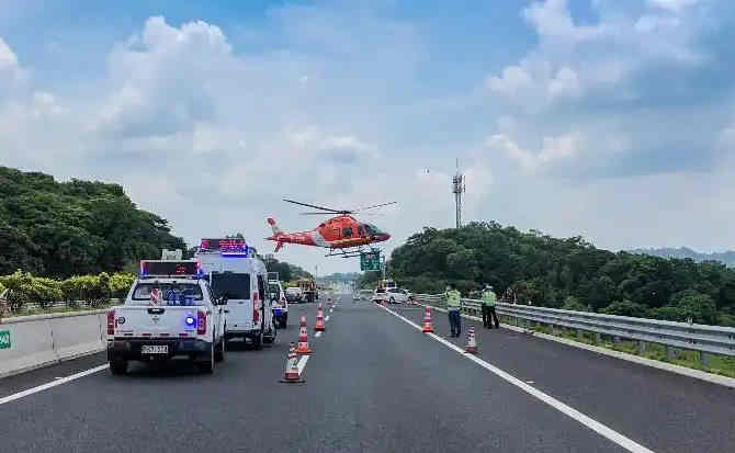 襄都区高速公路汽车救援案例